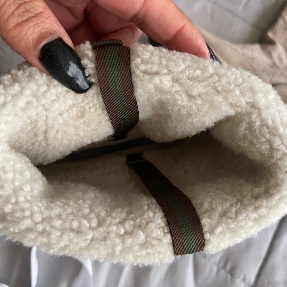 Beige Authentic Gucci Boots - Picture 5 of 6